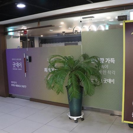Goodday Jjimjilbang Hotel Инчон Екстериор снимка